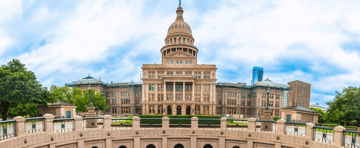 a front on view of the Texas Capitol